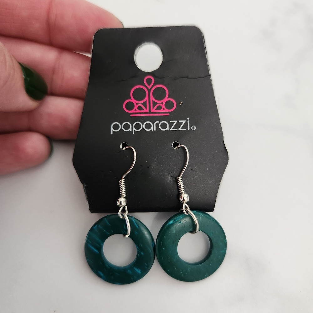 Paparazzi Teal Loop Necklace & Earring Set - Picture 4 of 13